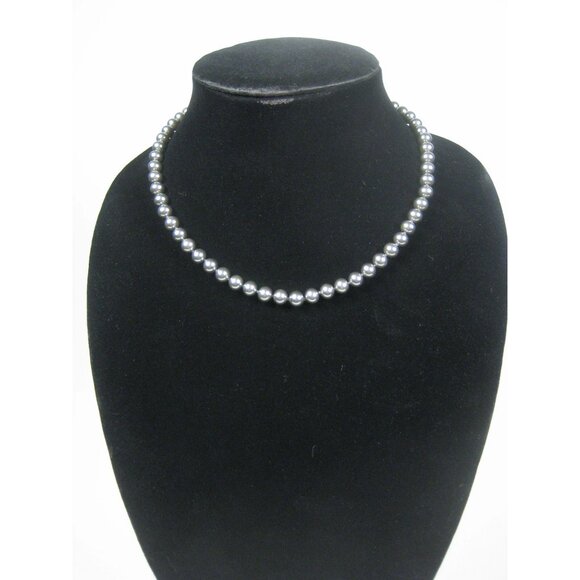 Vintage Gray Imitation Pearl Necklace Goldtone Fish Clasp 18 inch Collar - Picture 6 of 9
